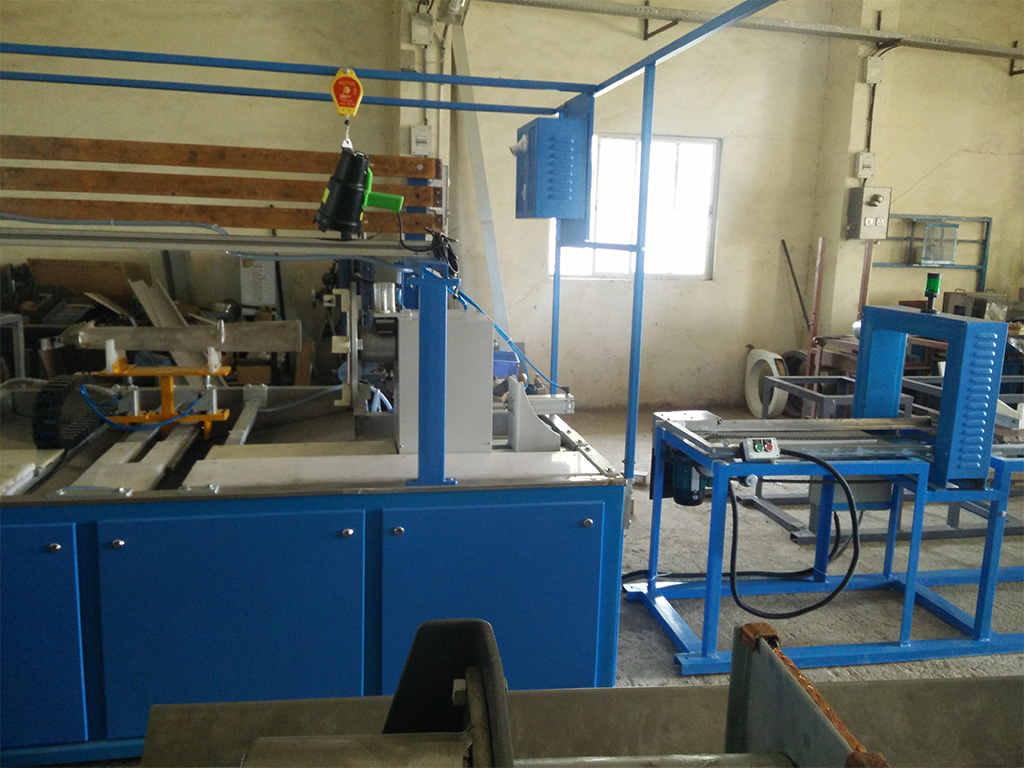 Universal Bench Type Machines
